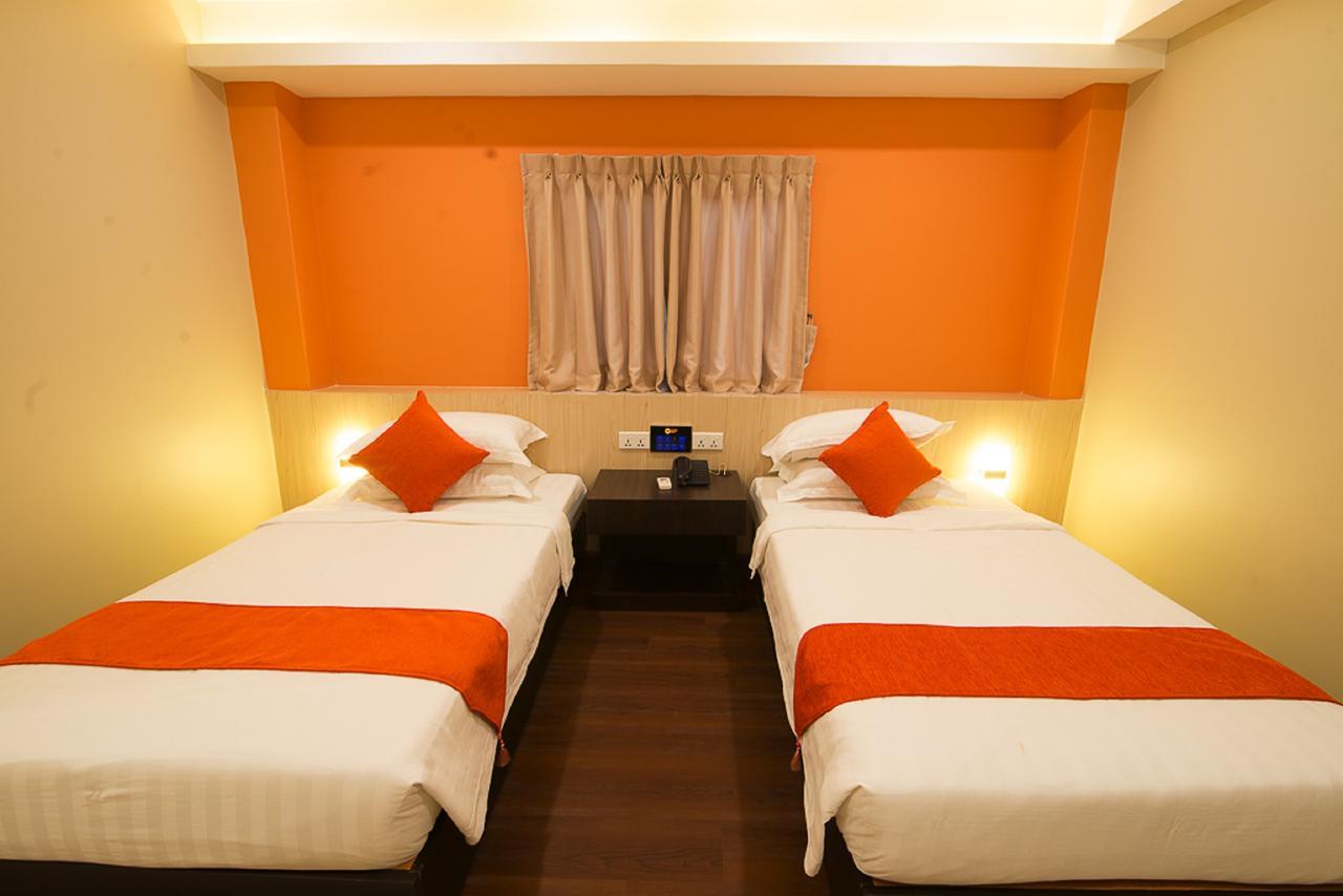 Eastern Hotel Yangon Luaran gambar
