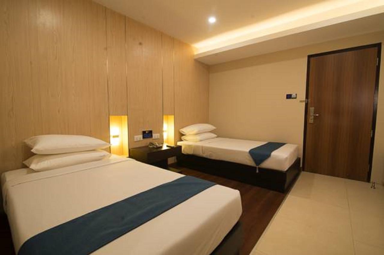 Eastern Hotel Yangon Luaran gambar