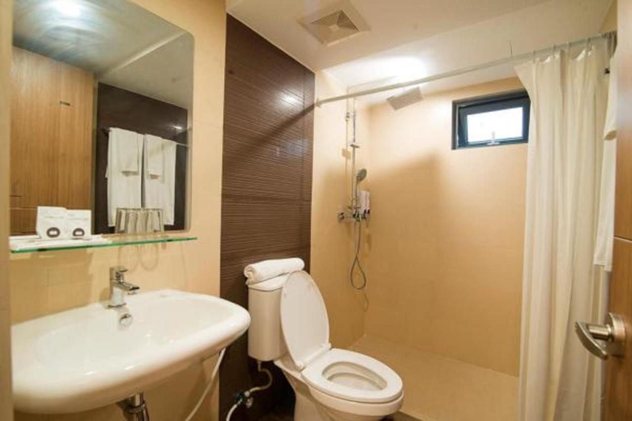 Eastern Hotel Yangon Luaran gambar